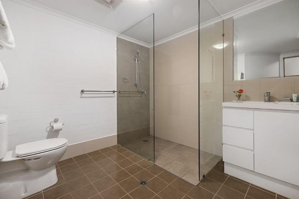 Oxley Court Serviced Apartments Canberra Exterior foto