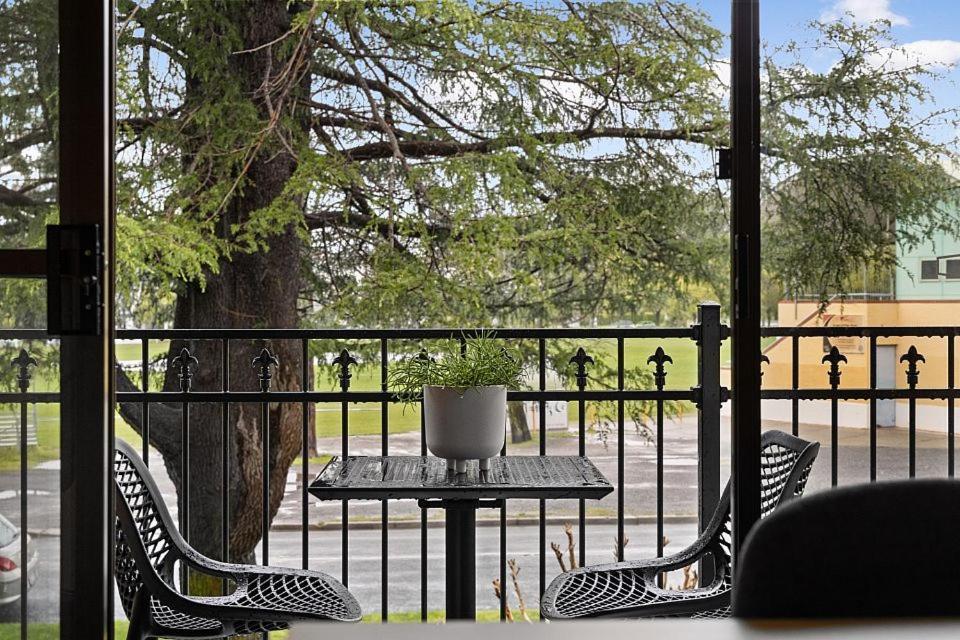 Oxley Court Serviced Apartments Canberra Exterior foto