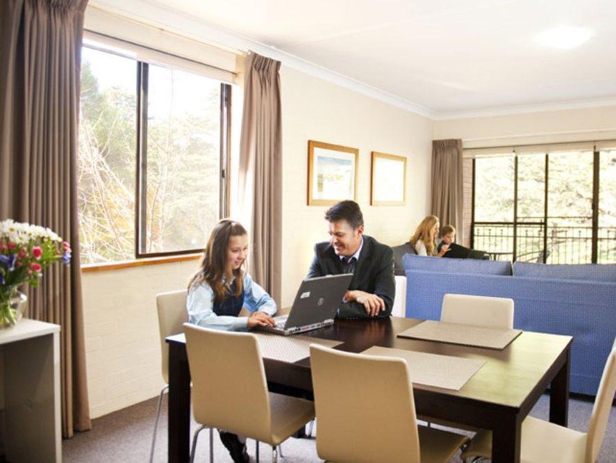 Oxley Court Serviced Apartments Canberra Exterior foto